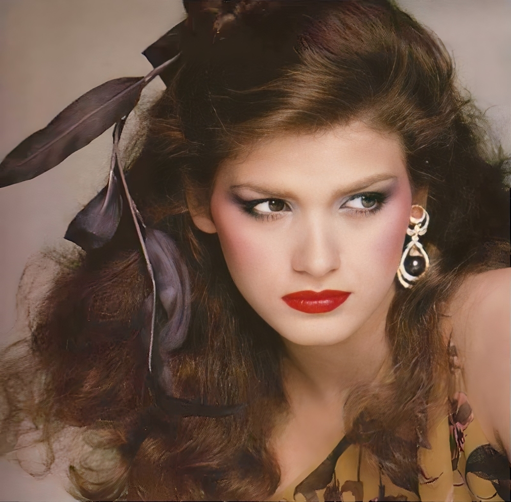 Gia Carangi, Vogue UK April 1, 1979. Photographer Alex Chatelain. Hairstylist Gilles. Makeup artist Jacques Clemente.